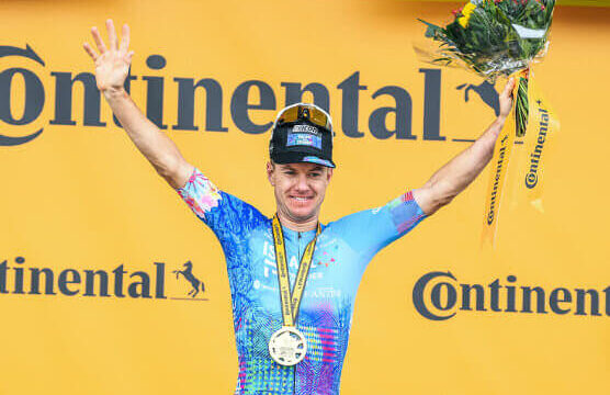 SIMON CLARKE SE IMPONE EN EL DIA DEL PAVÉ
